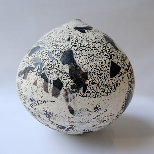 AKIHIRO NIKAIDO - GYOKUKAKU(玉殻)VASE①